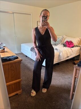 Vince Camuto Black V-Neck Sleeveless Jumpsuit with Self-Tie Waist